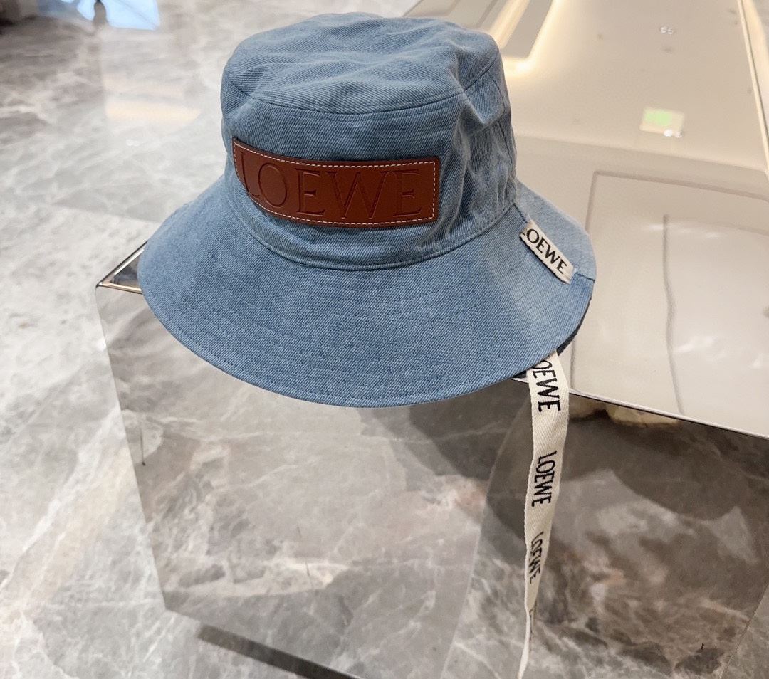 Loewe Caps